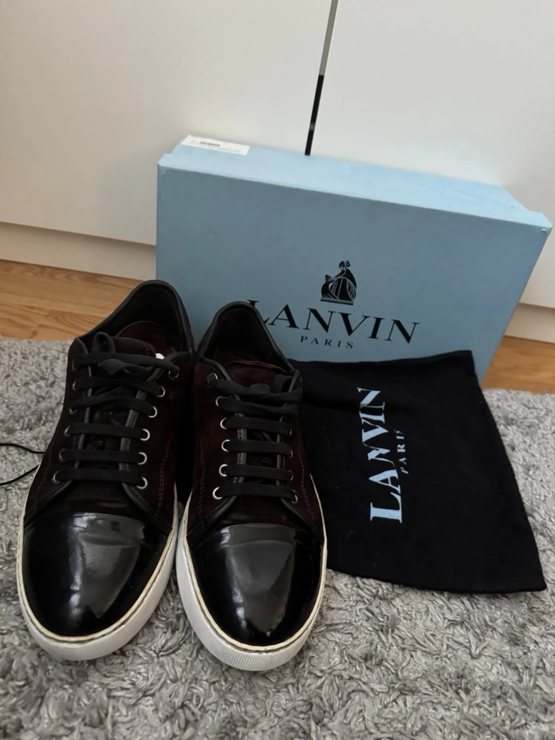 Lanvin sneakers i mörkbrun mocka