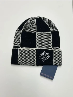 LV mössa - fri frakt