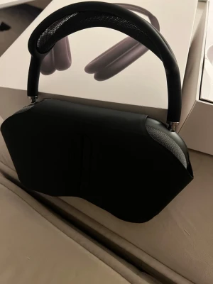 AirPods Max - Finns även 1 i vit helt nya i paket 