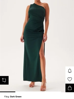Maxi klänning (dark green) från Bubbleroom - Helt ny och oanvänd klänning. Storleken passade inte mig och jag missade returtiden.