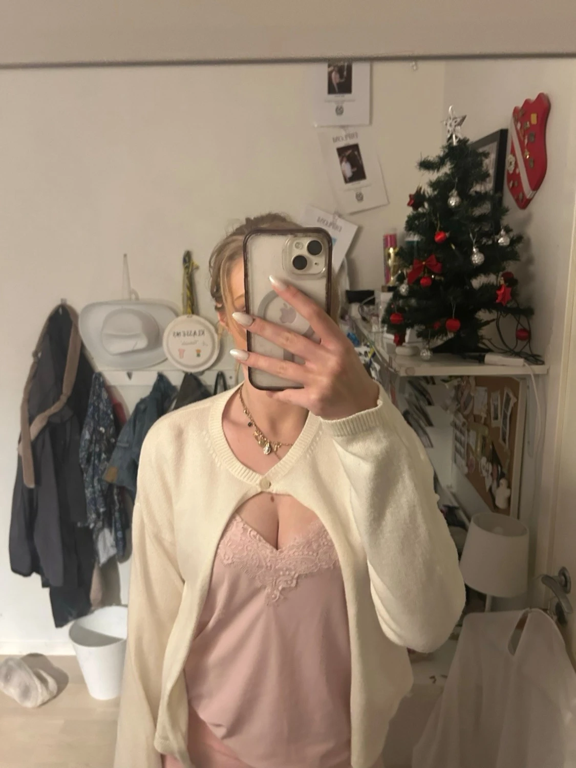 Grå och vit kofta med knapp - 1