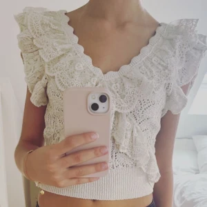 Spetstopp zara - Sååå fin topp från zara som inte får så mycket användning, helt slutsåld 🥰 Bilden är inte min egna!!