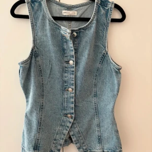 Jeans väst - Knappt använd