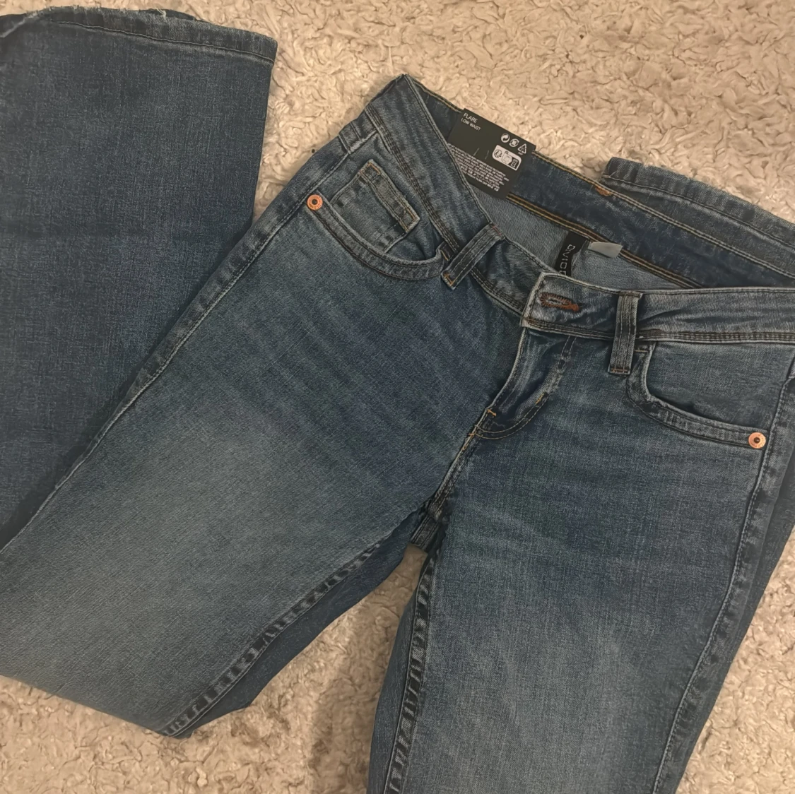 Lågmidjade jeans med mönster - 1