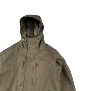 Barbour X Tokito Vinter/Höstjacka - Barbour X ToKiTo Storlek: S
 
 PASSFORM: True to Size - Köp din vanliga storlek 
 
 SKICK: BRA - Tecken på användning 
 
 MÅTT (i inches):
 • Pit to pit: 20”
 • Pit to Cuff: 20”
 • Längd: 27”
 
 EXTRA INFO:
 • Gore-Tex tillsammans med Barbours bekväma och tidslösa flannelmönster
 • Perfekt till både höst och vinter
 
 📸 Fler bilder? Fråga - jag svarar snabbt!
 🚚 Packas inom 24h - skickas direkt!
 