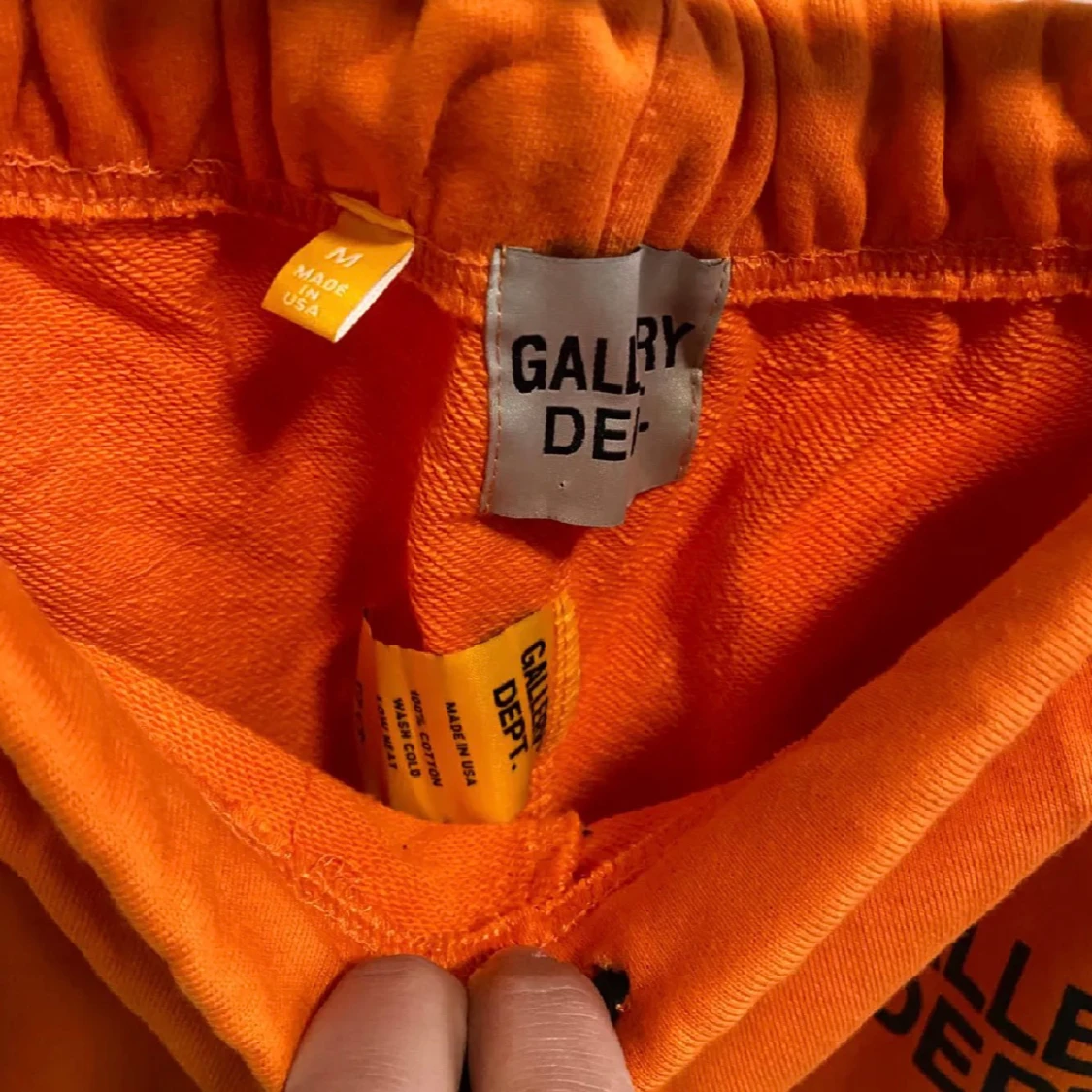 Orange mjukisbyxor från Gallery Dept. - 1