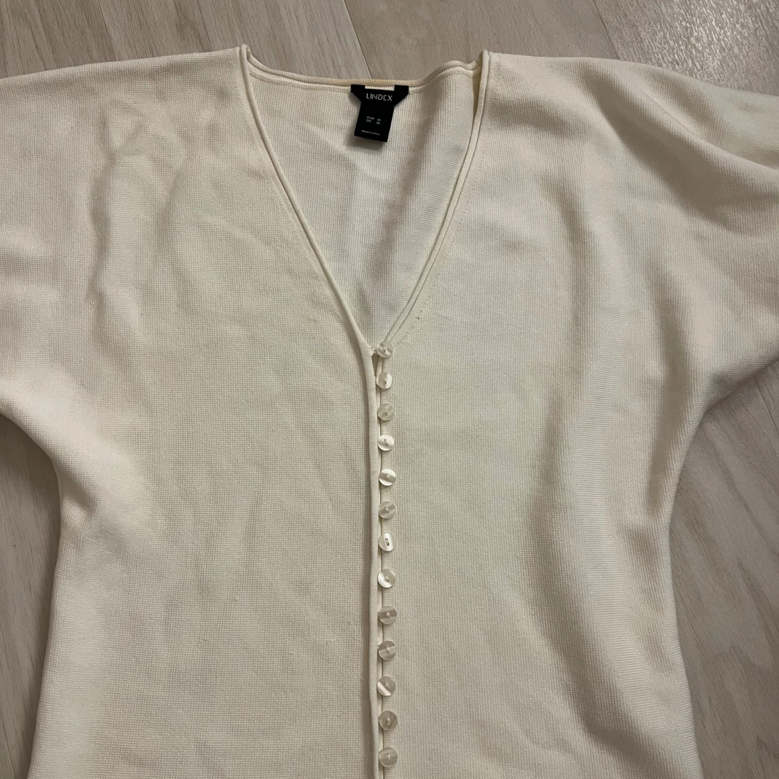 Vit stickad blus från Lindex - 1