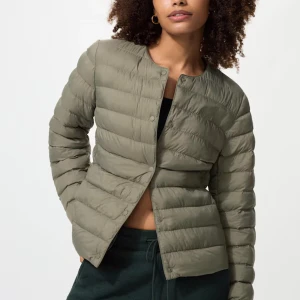 uniqlo jacka  - säljer jackan eftersom den inte kommer till användning! 