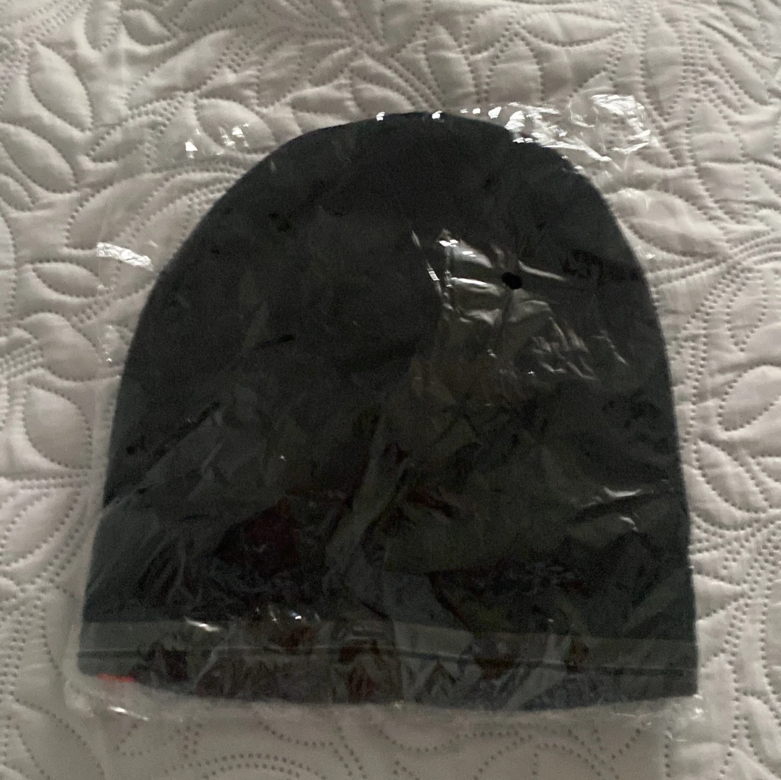 Svart mössa från E.ON - 1