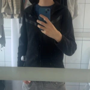 Nike Tech Hoodie - Nike tech Svart Storlek S Knappt använd 