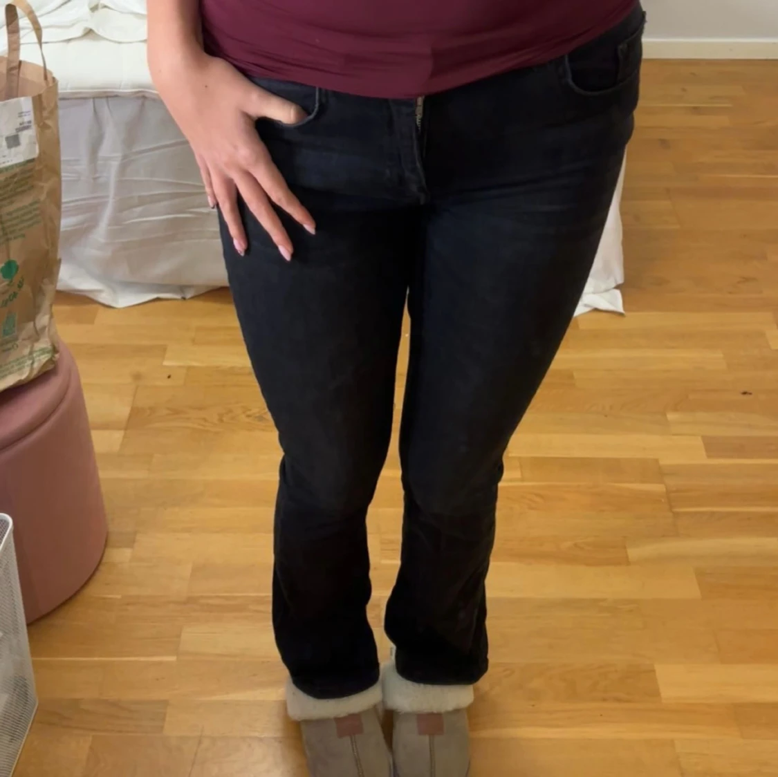 Svarta bootcut jeans