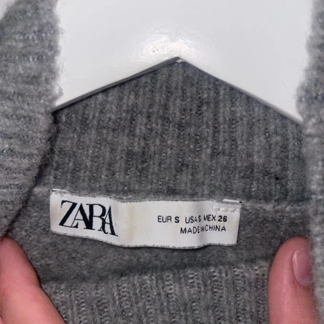 Grå polotröja från Zara, kort ärm - 2