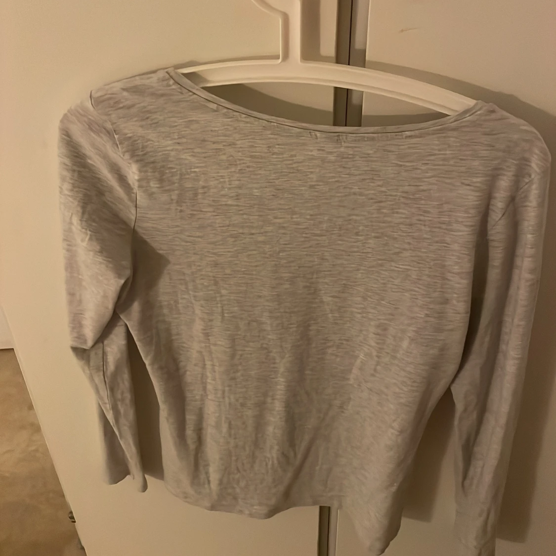 Ljusgrå långärmad tröja från H&M - 2