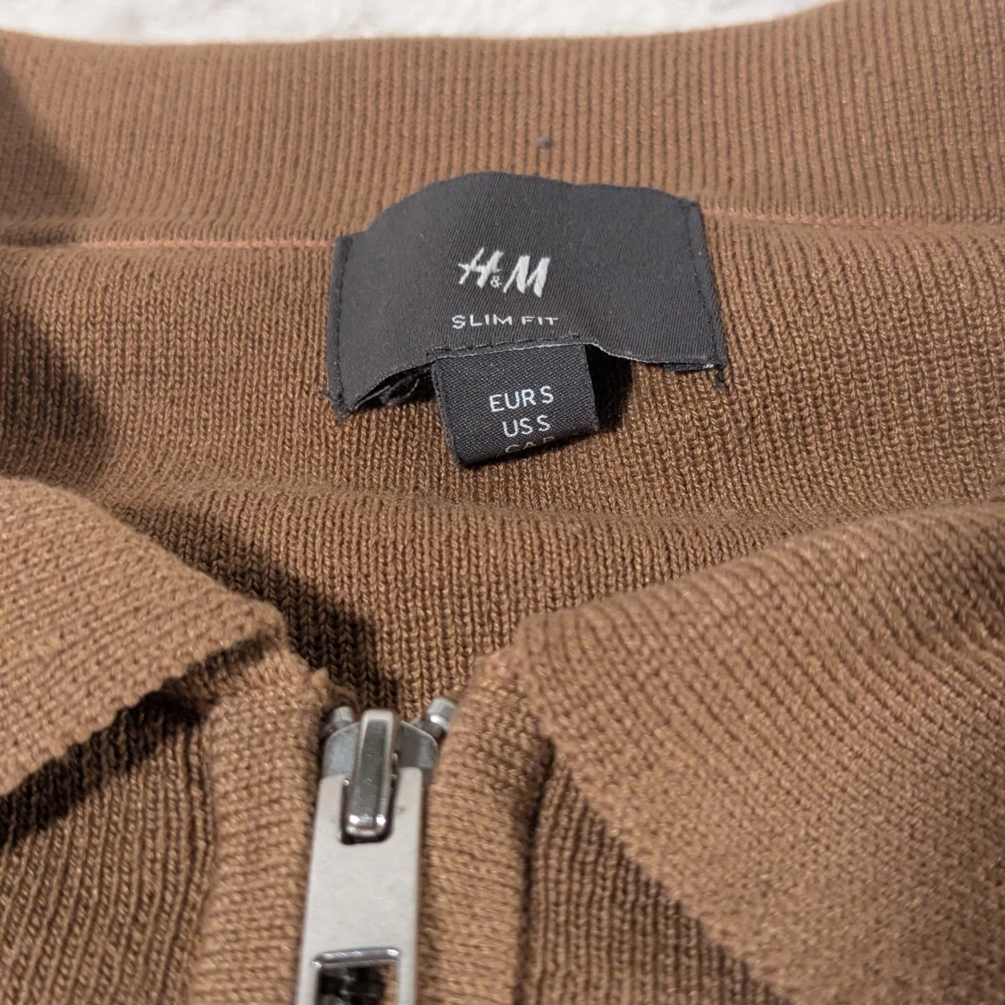 Brun stickad polotröja från H&M - 1