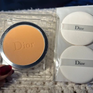 Dior Bronzer  - Dior Forever Bronze with two sponges