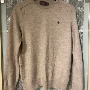 Morris tröja 100% marino ull strl S (ungdoms strl L) - Riktigt snygg marino ull tröja från Morris i strl S. 