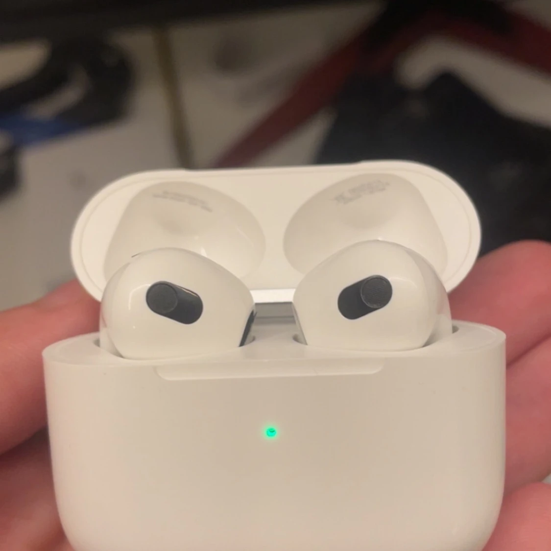 AirPods - 3
