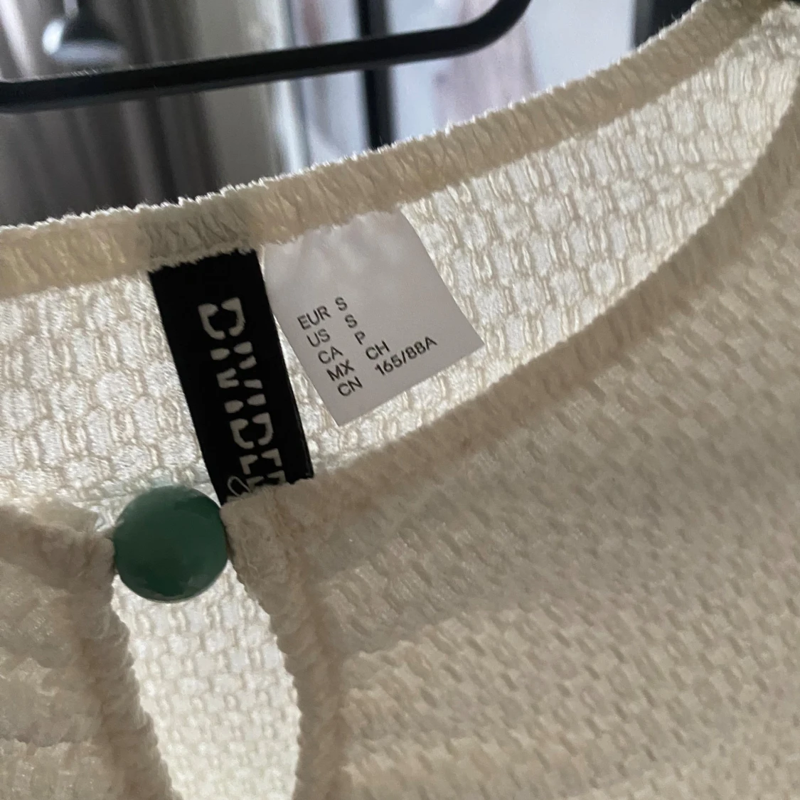 Vit croppad topp från Divided  - 2