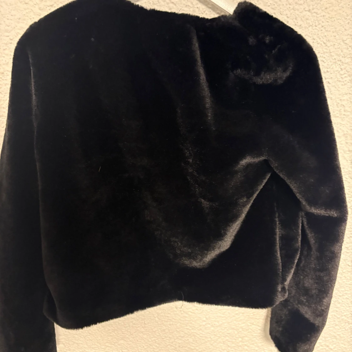 Svart pälsjacka från H&M Divided XS - 1