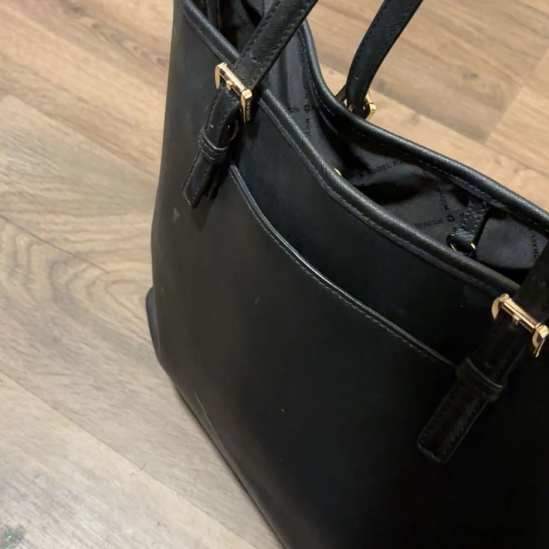 Svart axelväska från Michael Kors - 1