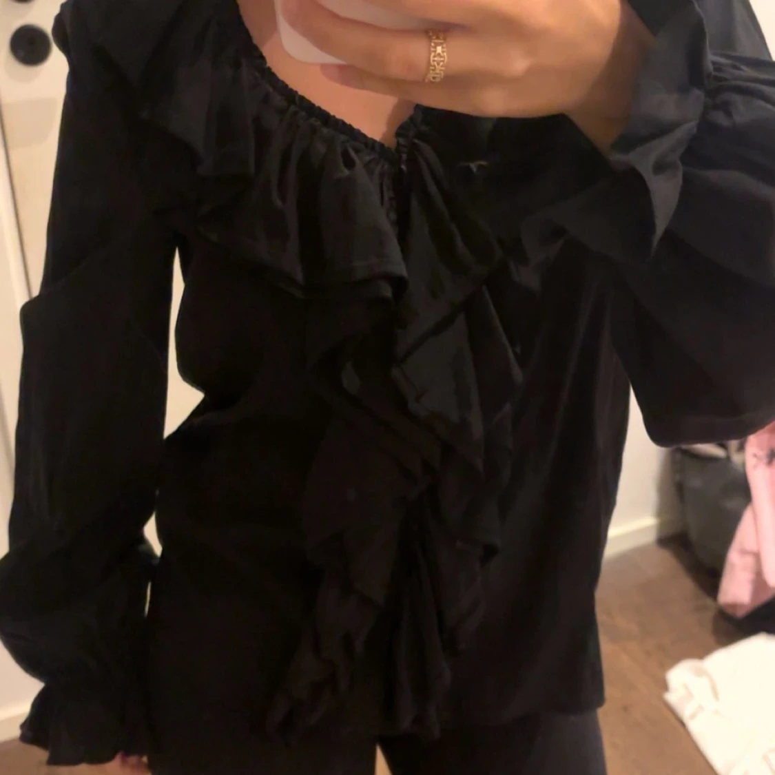 Svart volangblus ZARA