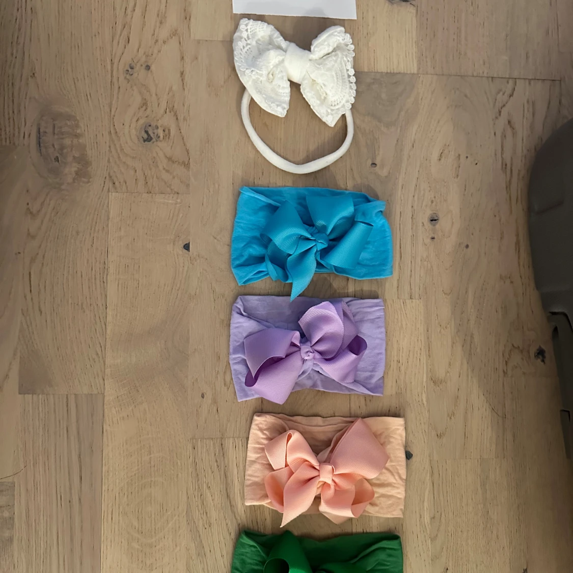 Färgglada diadem/pannband / hårband med stora rosetter - 1