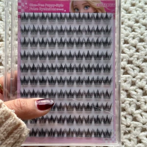 No Glue Lashes - No Glue lashes with tweezers