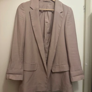 Kavaj - Superfin smutsrosa kavaj storlek S, från all saints i jättefint skick - nypris runt 1500