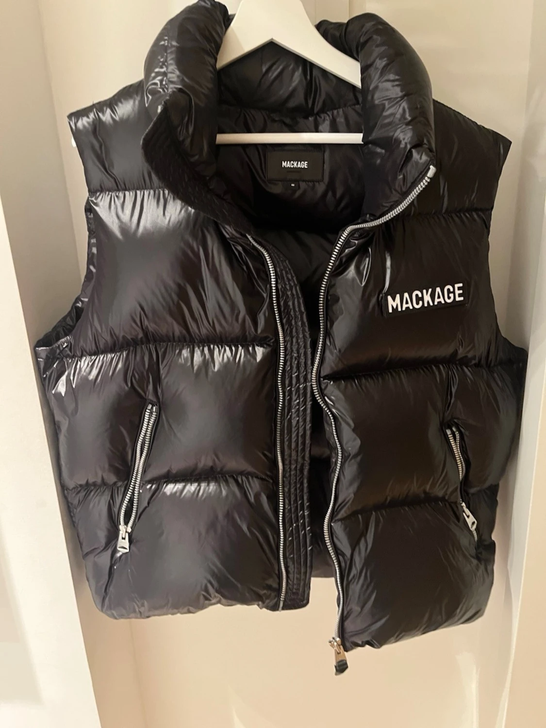 Svart dunväst från Mackage