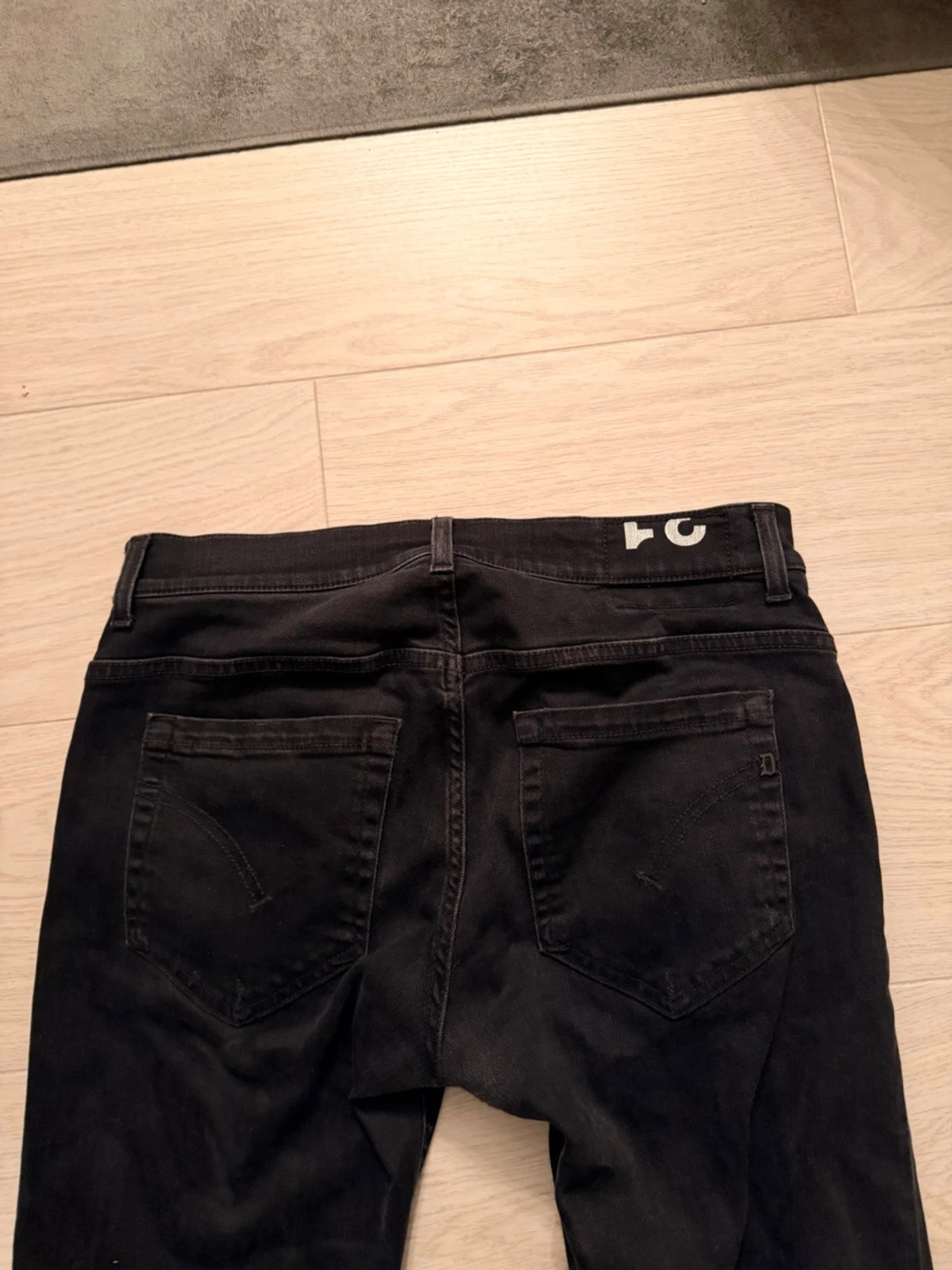 Svarta Jeans från Dondup  - 4