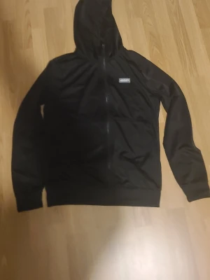 Mckenzie kofta - Aldrig använt för den är för stor 