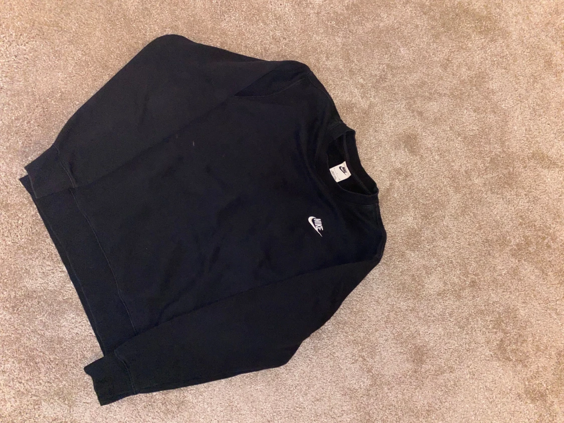 Svart sweatshirt från Nike
