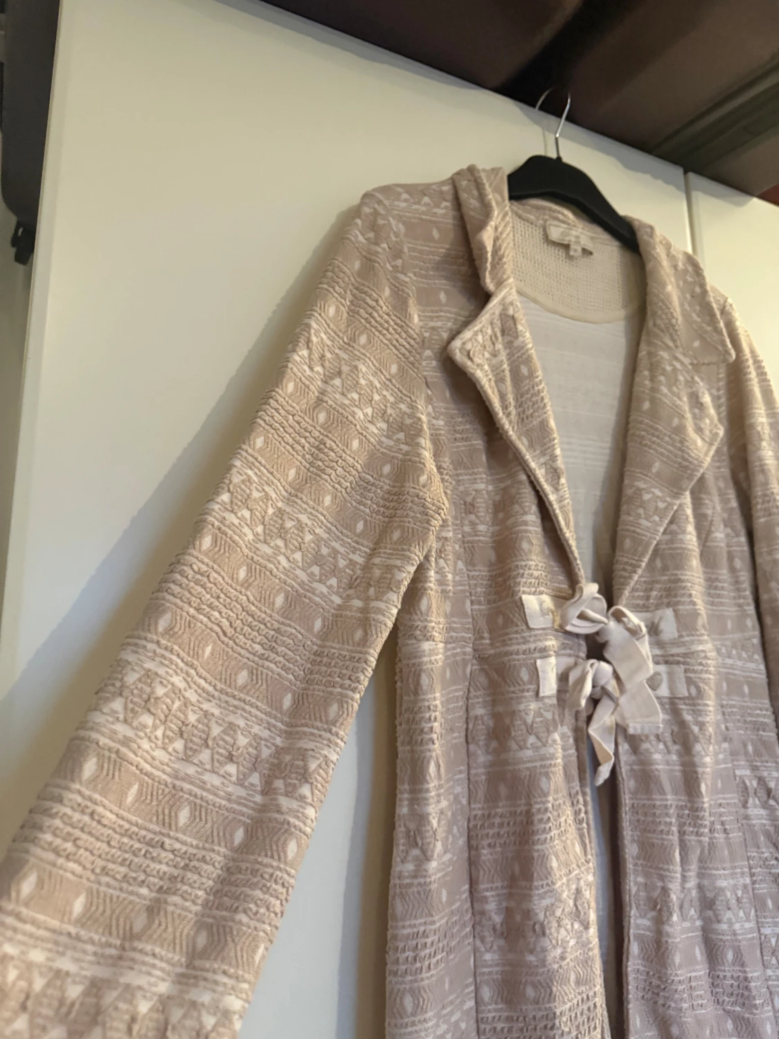 Beige kofta med knyt från Cream - 2