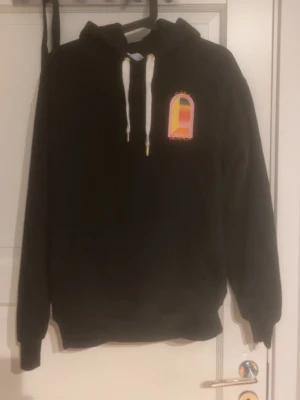 Casablanca hoodie - Säljer min Casablanca hoodie pga inte använts något. Använd en gång och tvättats en gång.