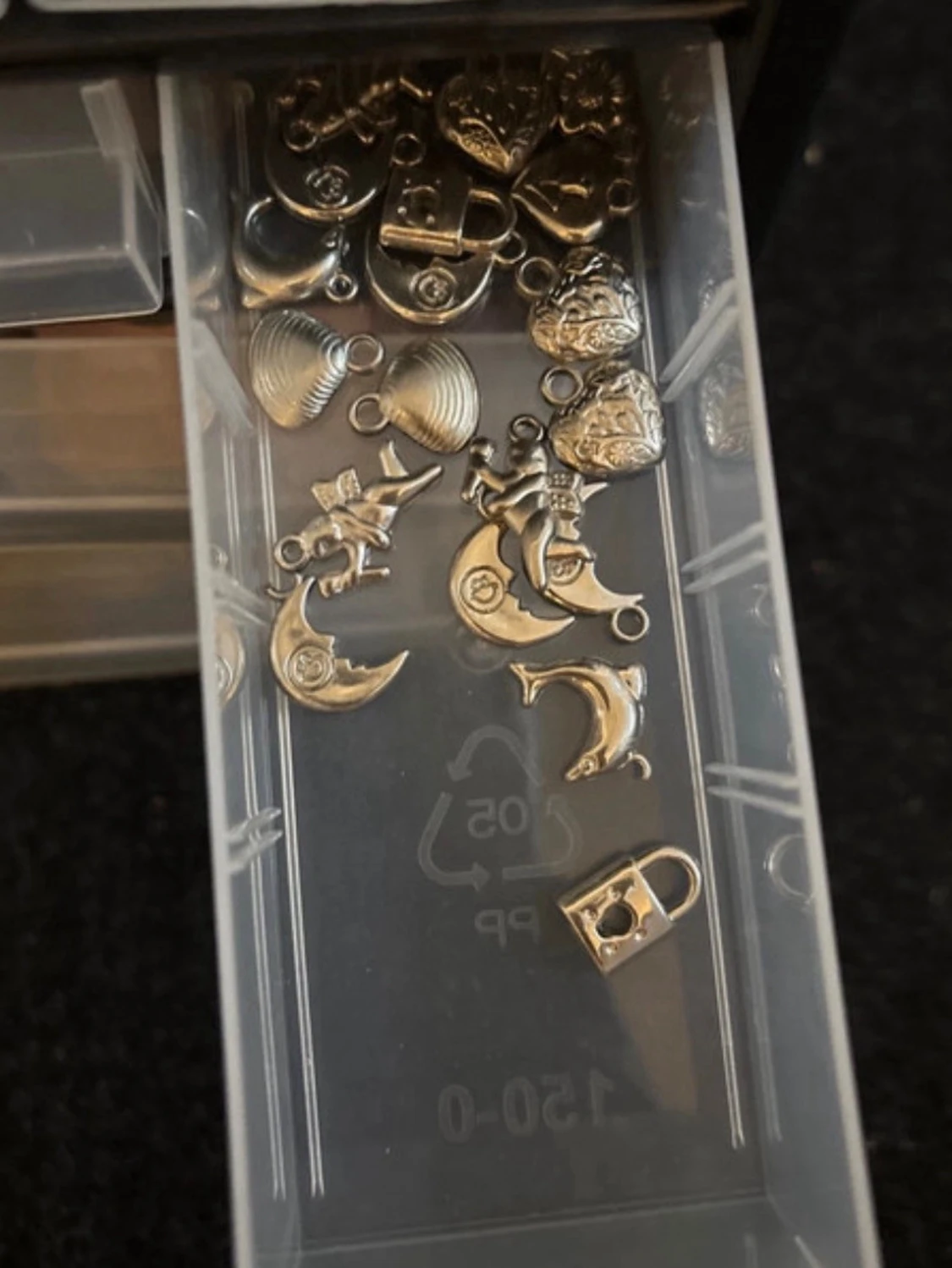 Förvaringsskåp med berlocker  - 6