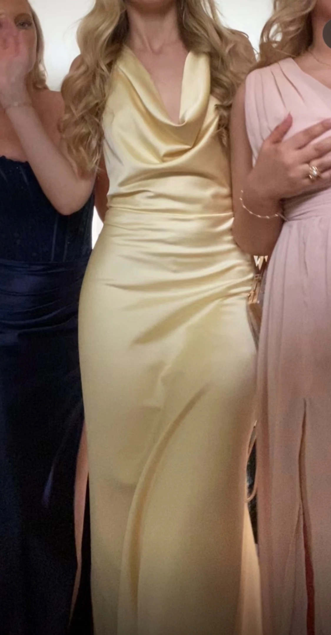 Balklänning med öppen rygg - 1