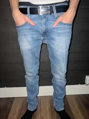 Replay jeans  - Oanvända. Modell anbass. Storlek 30, sitter bra för 173-180cm långa.