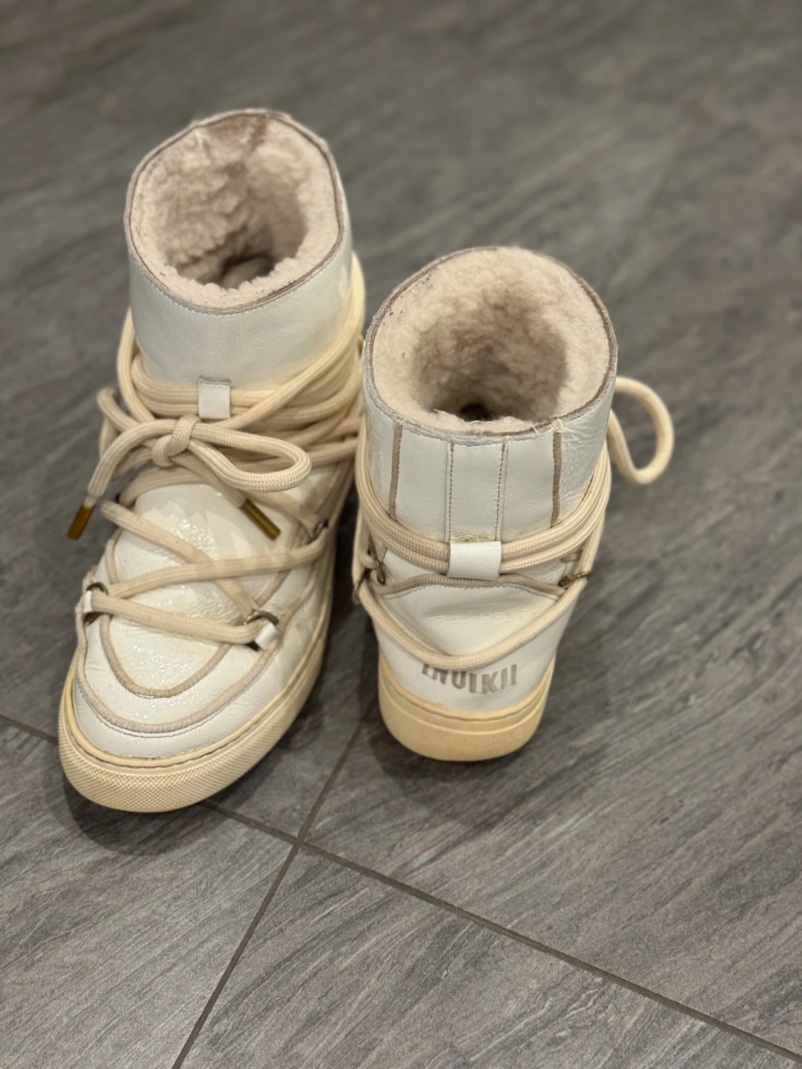 Vita moon boots från Inuikii - 2