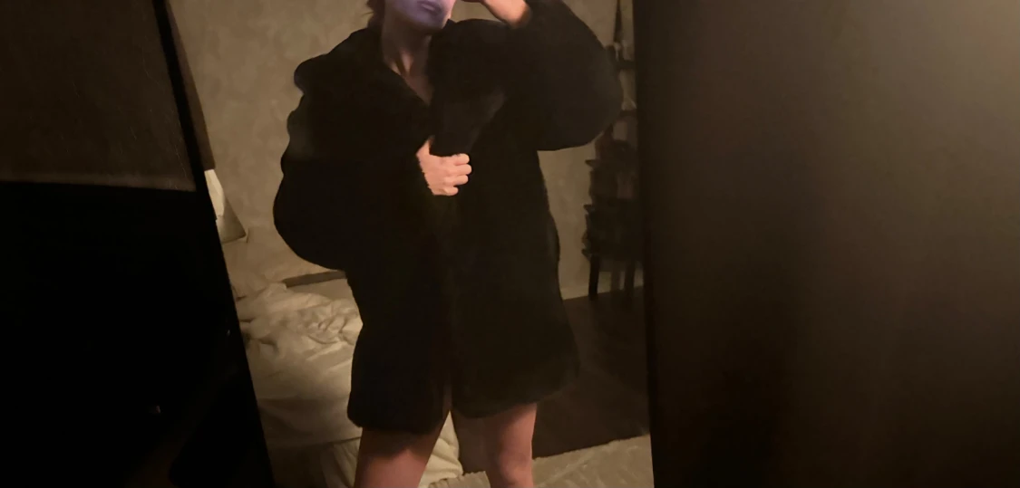 Svart fuskpälsjacka från Mango  - 4