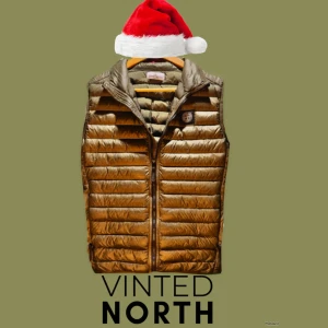 STONE ISLAND VÄST - olivgrön stone Island väst perfekt till sommaren,hösten och våren 