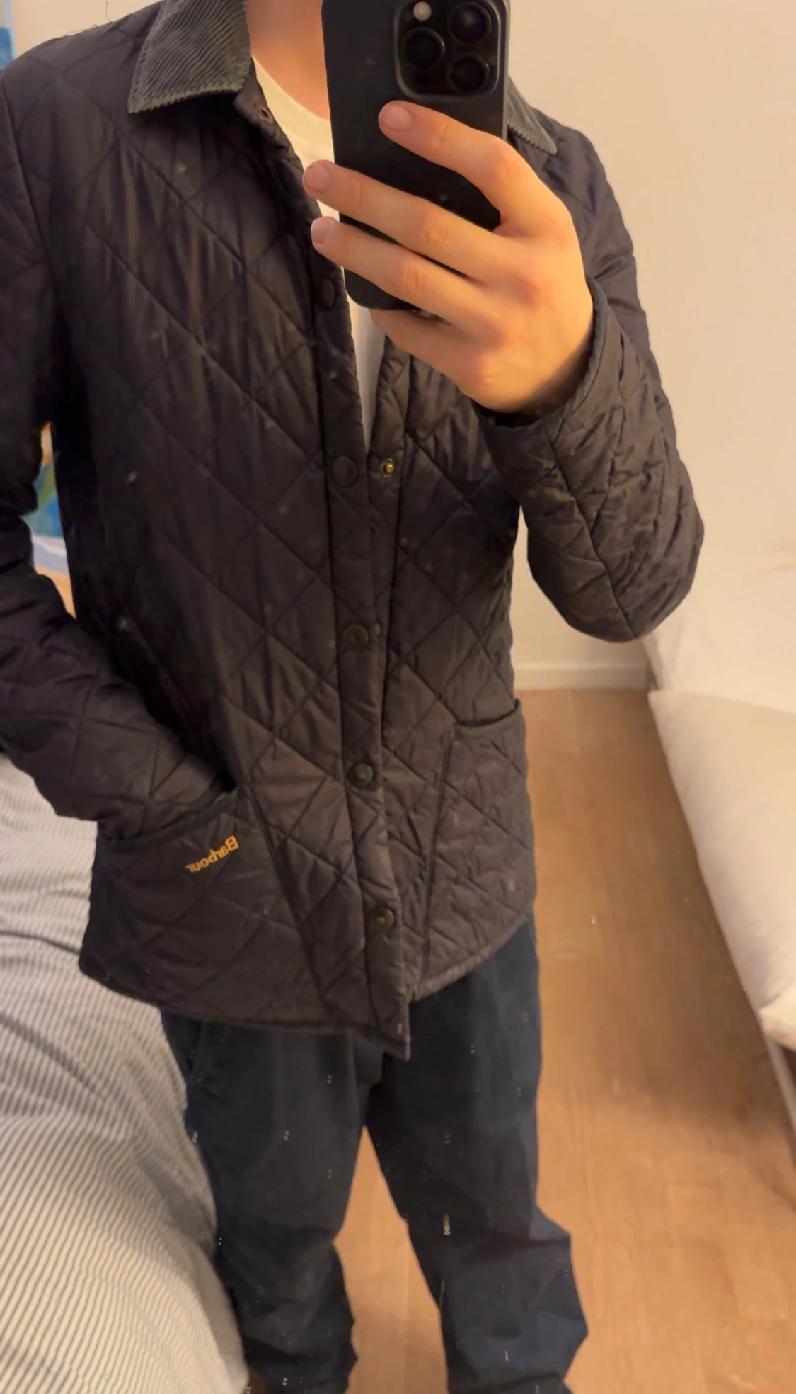 Mörkblå quiltad jacka från Barbour