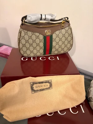 Ophidia Small  - Nyskick, full set. 