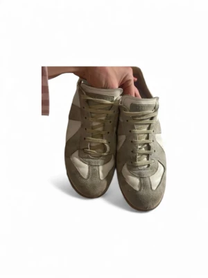 Maison Margiela  -  Riktigt feta  Gats Som passar till allt, perfekt nu till vintern för dig som vill sticka ut bland de andra med stilen🍾🥂Hör av er vid funderingar fundering👌