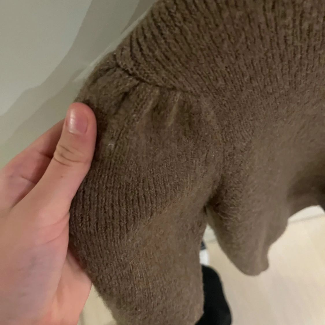 Brun stickad kortärmad tröja - 3