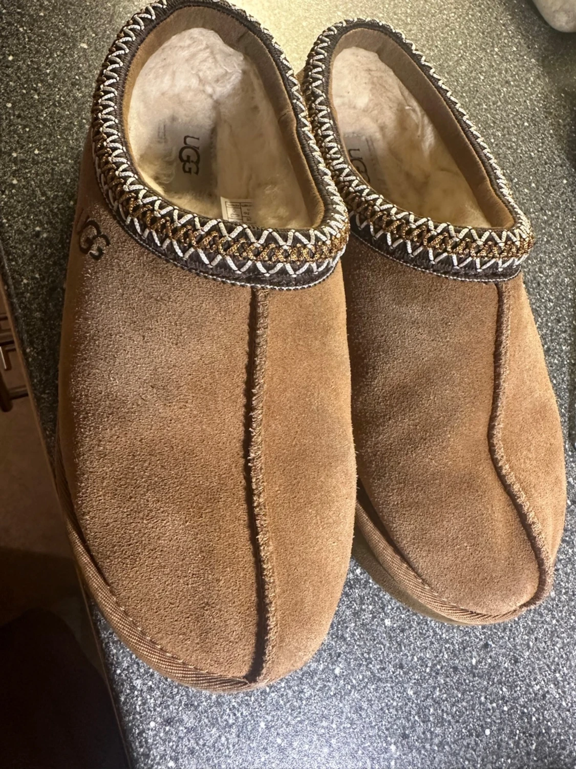 Bruna UGG Tasman tofflor i mocka