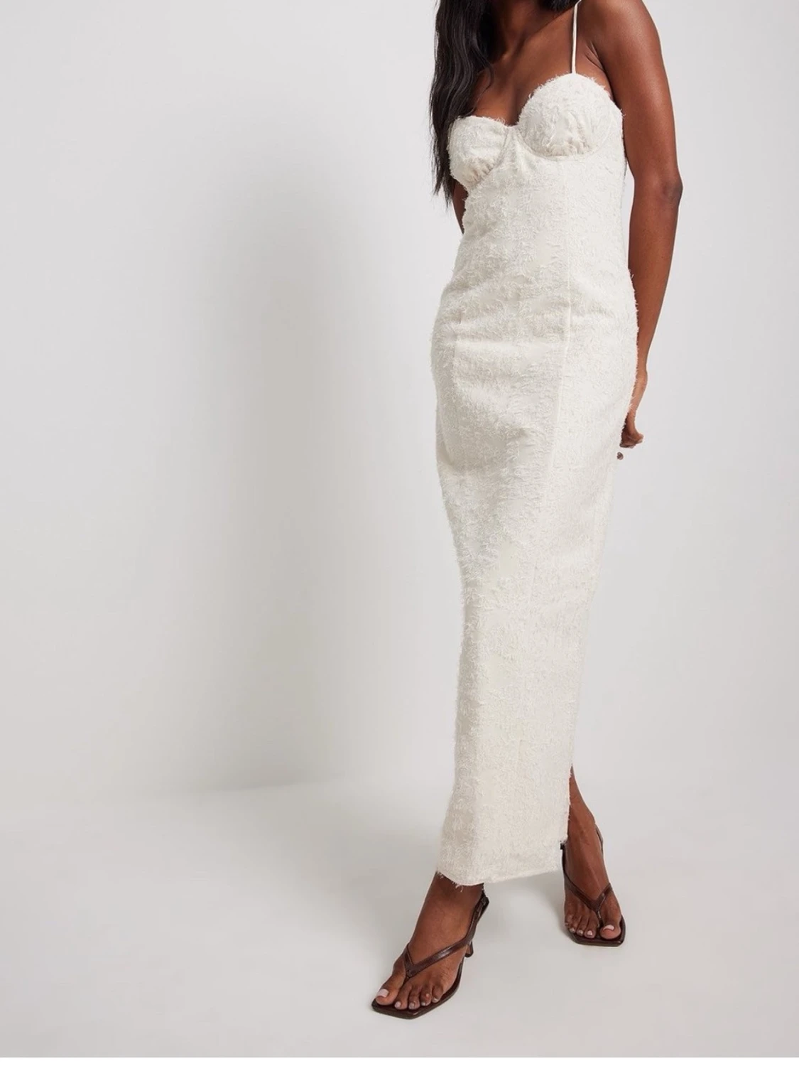 Vit långklänning med tunna axelband