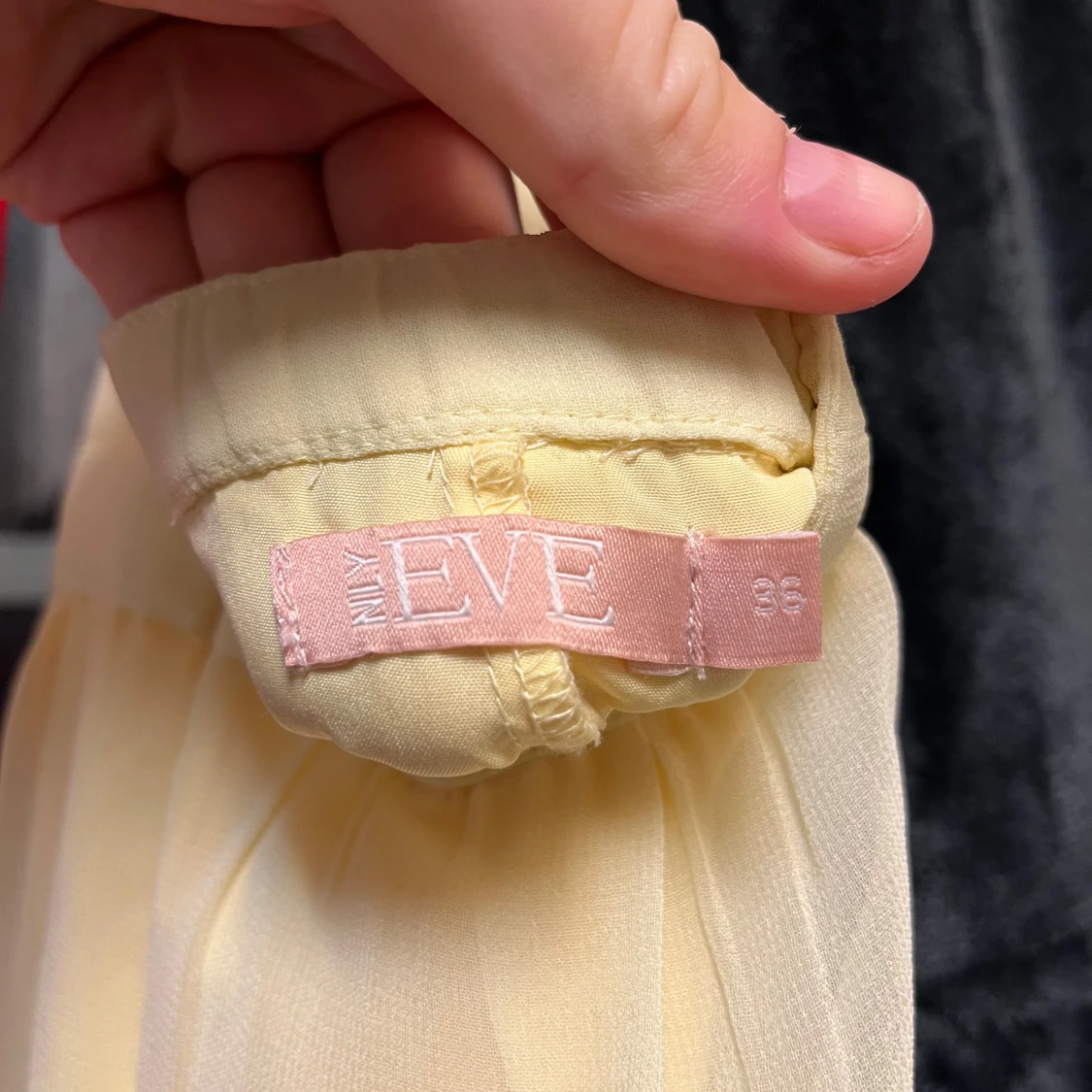 Ljusgul långklänning från Nelly - 1