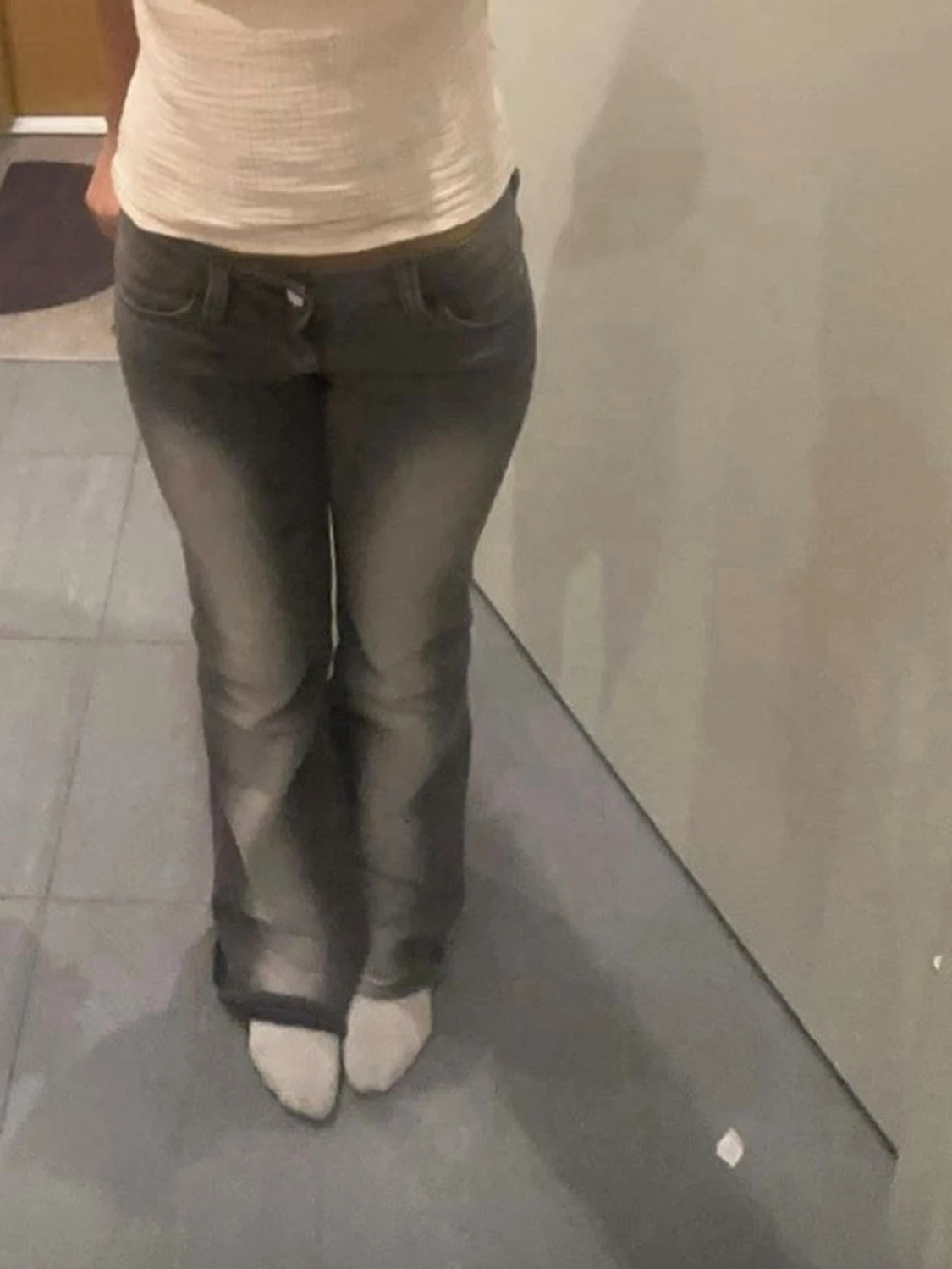 Grå bootcut jeans med låg midja