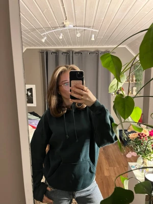 Bikbok hoodie  - Super fint skick, i storlek S