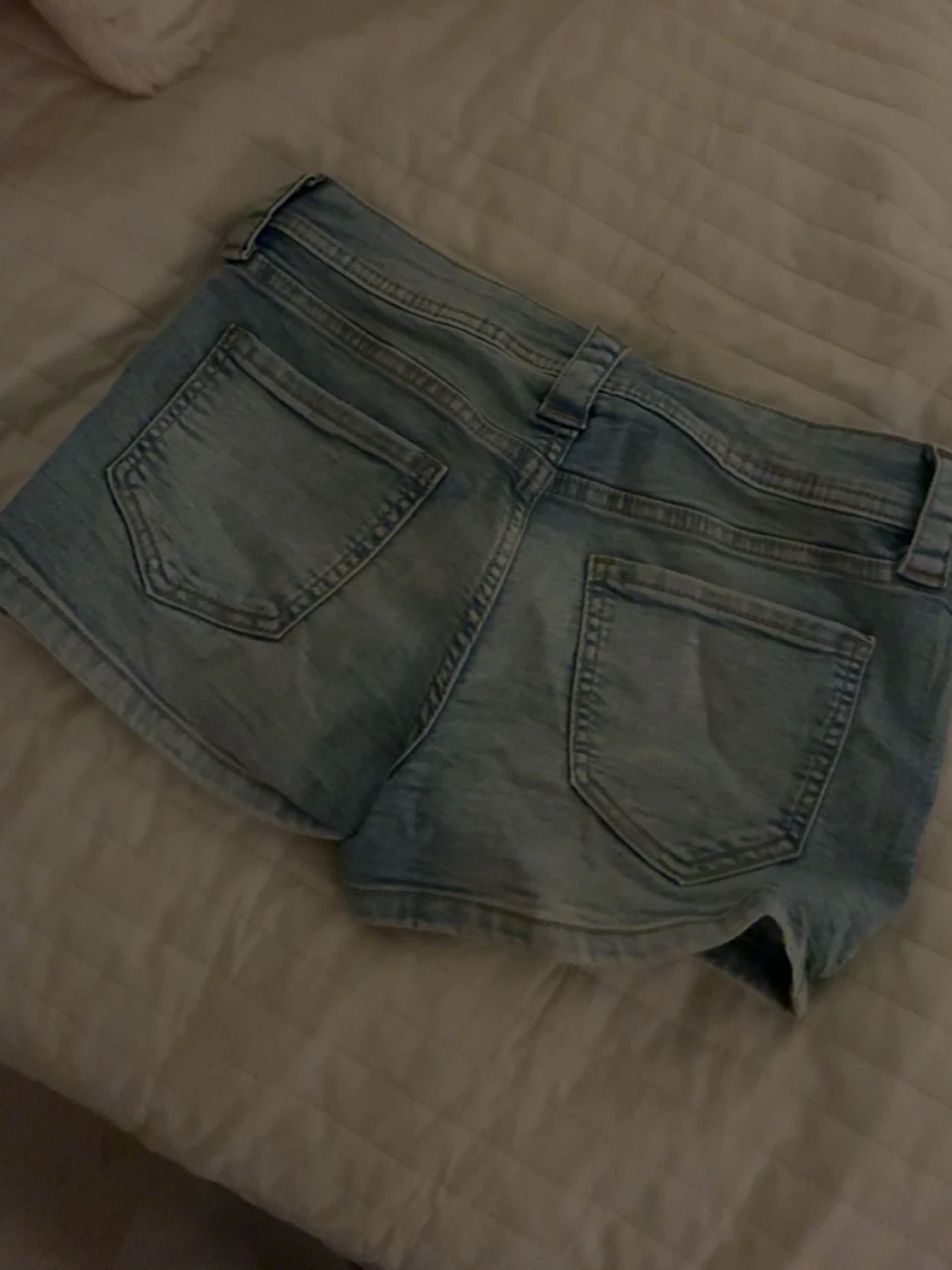 jättesöta jeansshorts H&M - 2